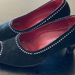 Gorgeous Helle dressy black suede size 8 heels
